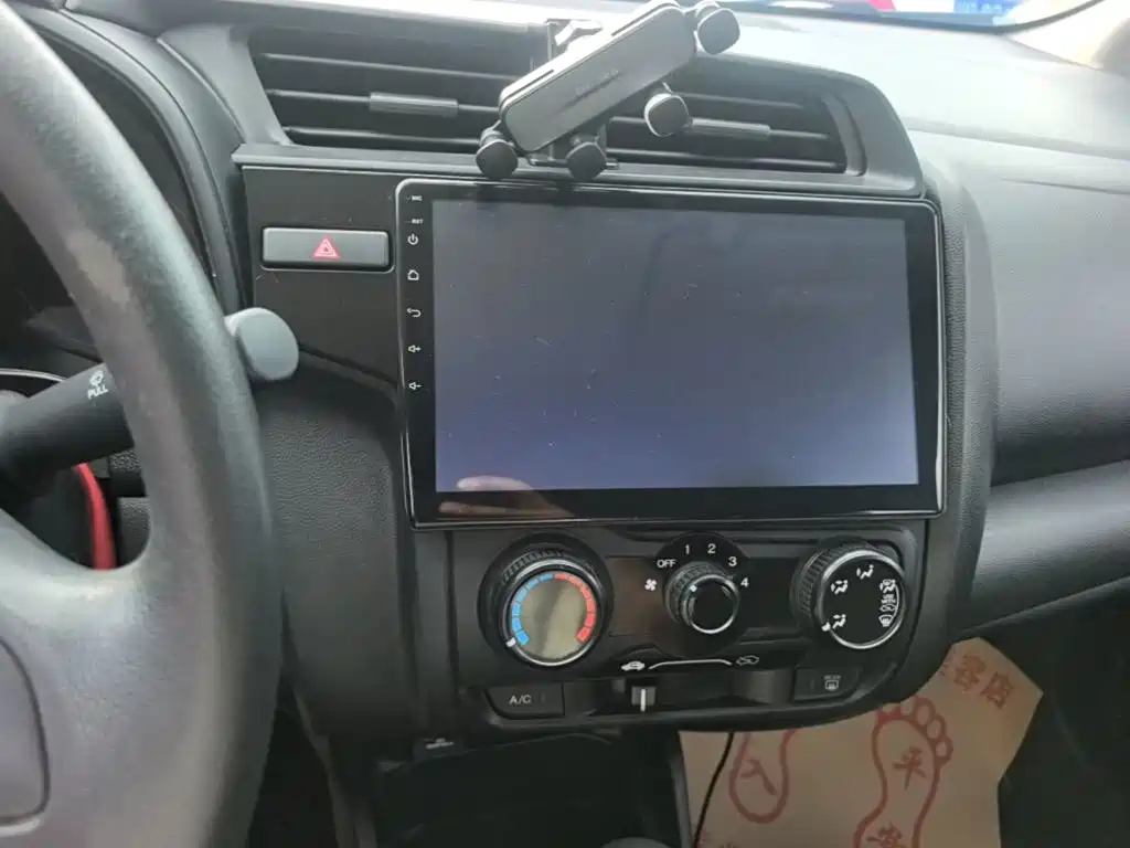 Honda Fit — миниатюра 13
