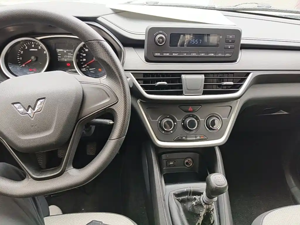 Wuling Hongguang S3 — миниатюра 10