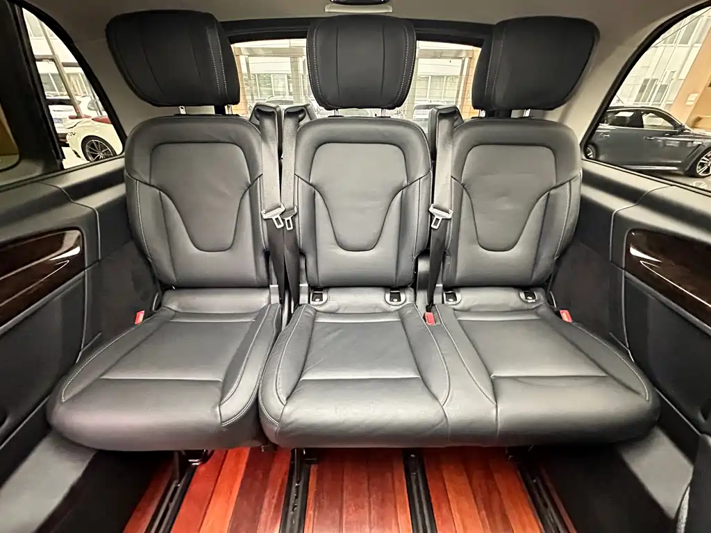 Mercedes-Benz V-Class — миниатюра 44
