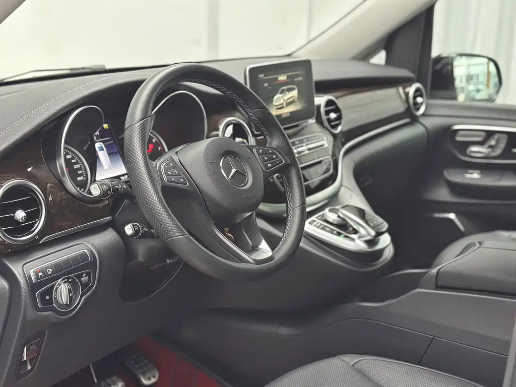 Mercedes-Benz V-Class — миниатюра 16