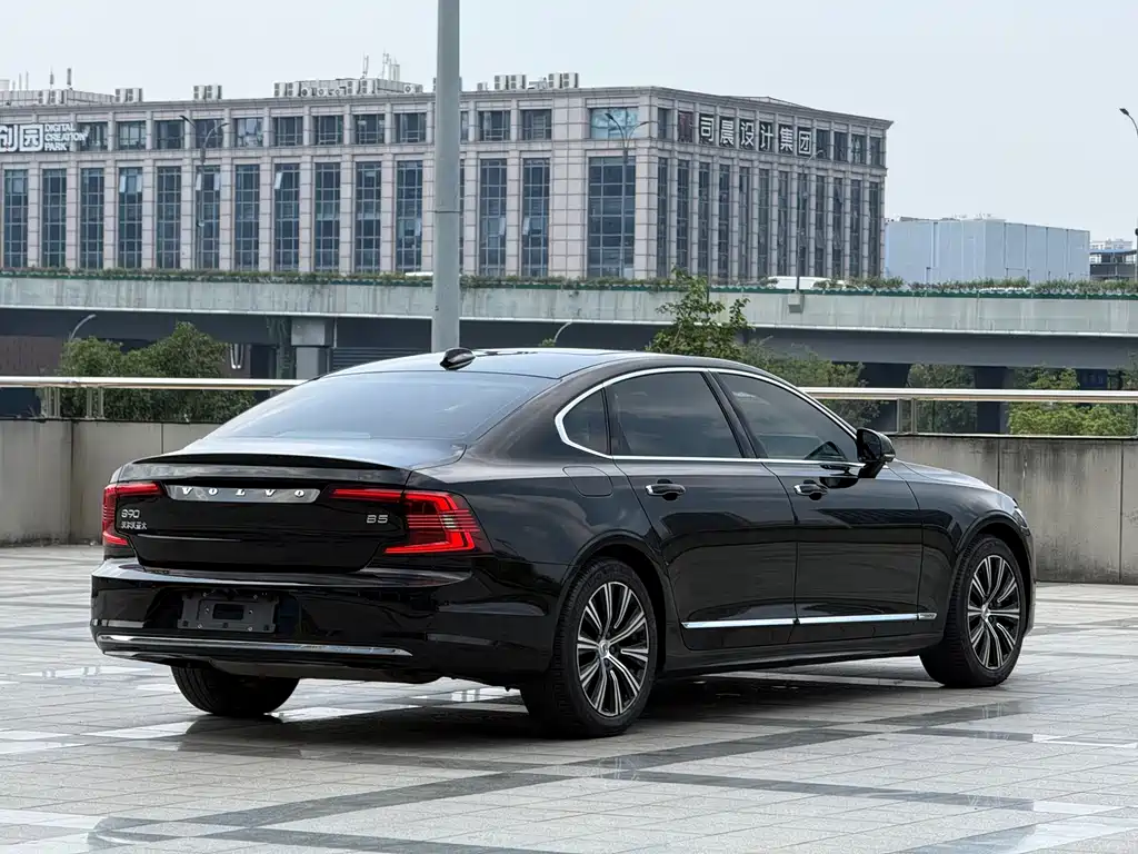 Volvo S90 — миниатюра 15