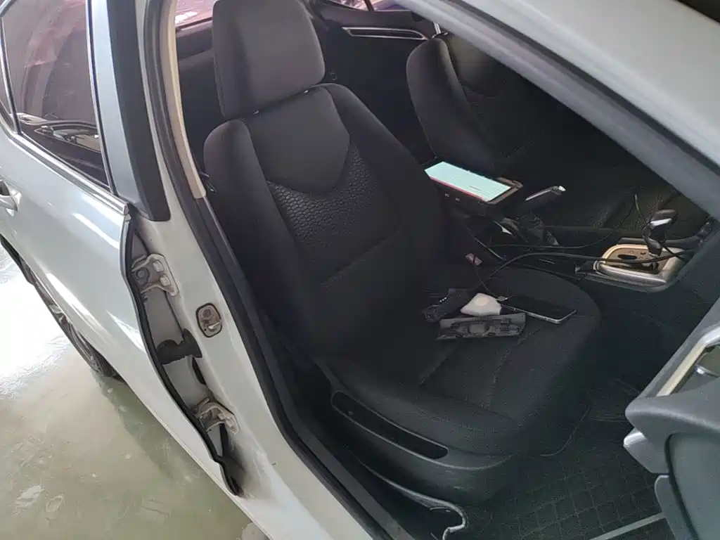 Citroen C4L — миниатюра 25