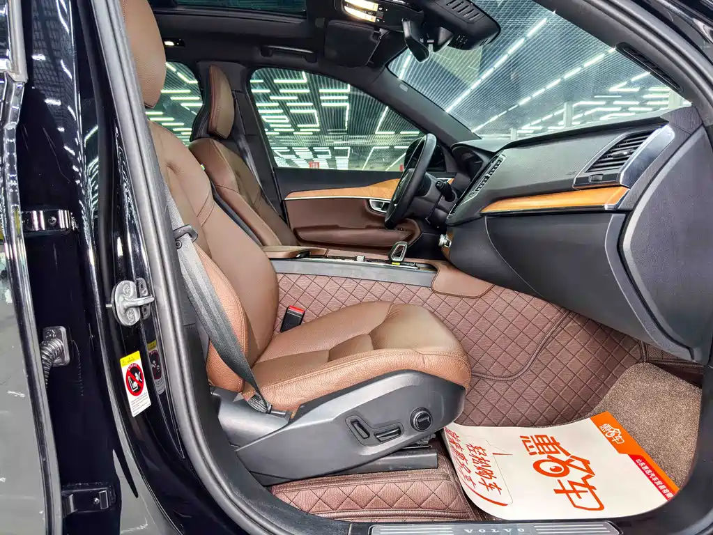 Volvo XC90 — миниатюра 13