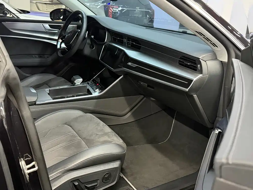 Audi A7L — миниатюра 13