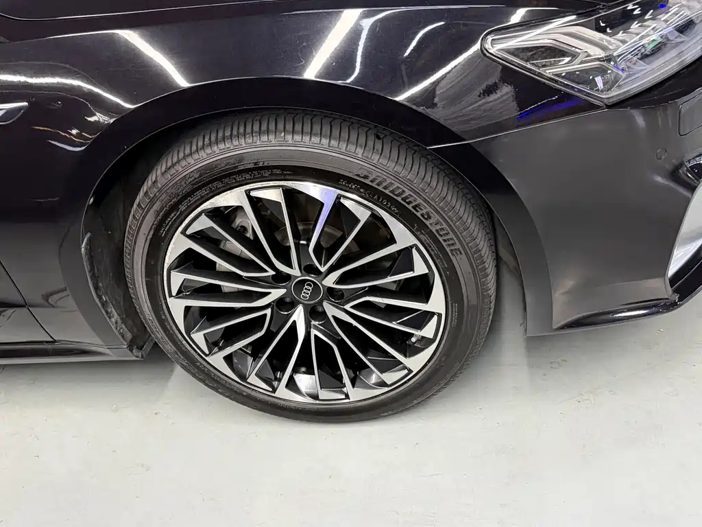 Audi A7L — миниатюра 12