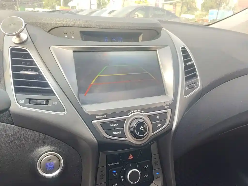 Hyundai Elantra Langdong — миниатюра 13