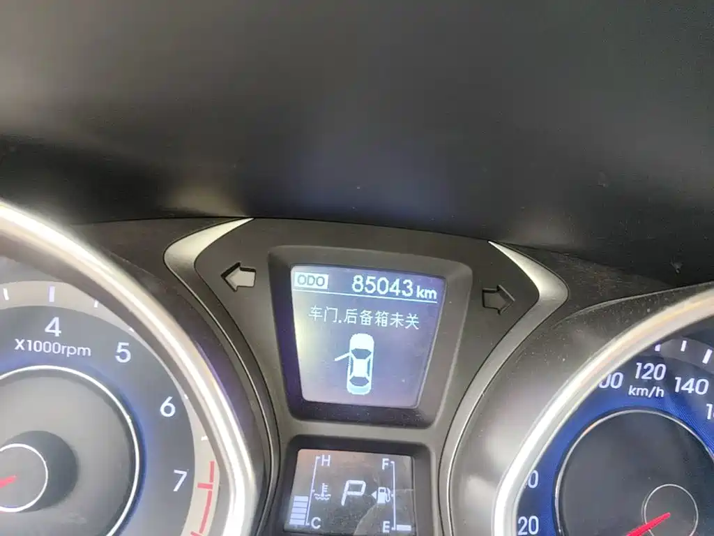 Hyundai Elantra Langdong — миниатюра 12