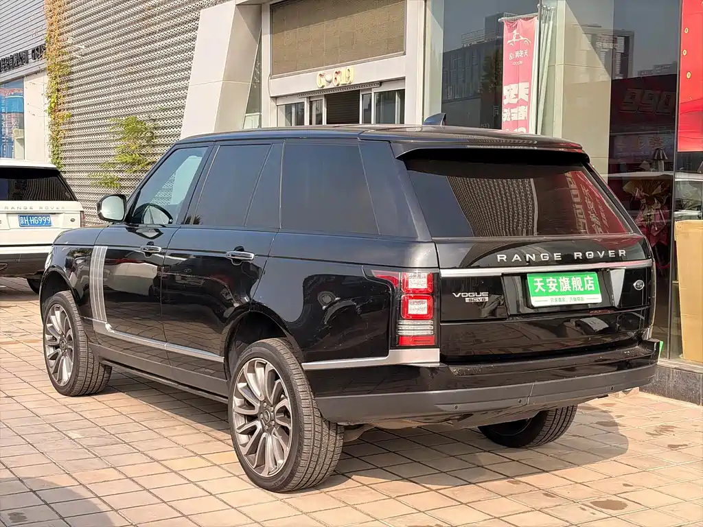 Land Rover Range Rover — миниатюра 27