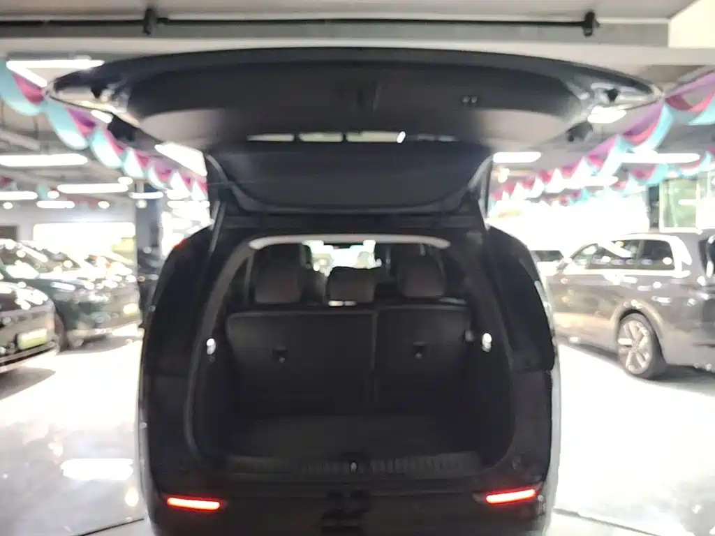 Li Auto Li MEGA — миниатюра 19