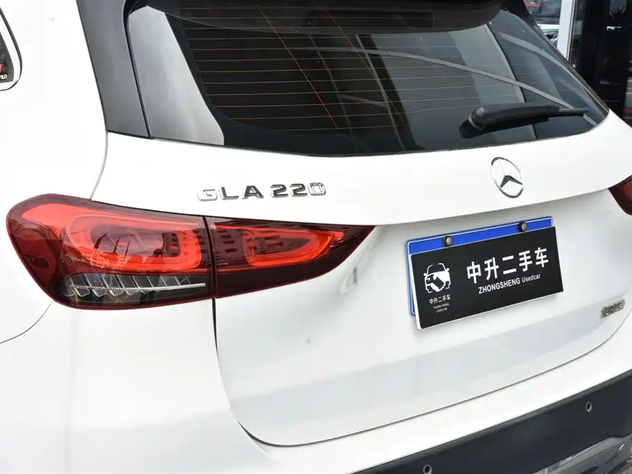 Mercedes-Benz GLA — миниатюра 11