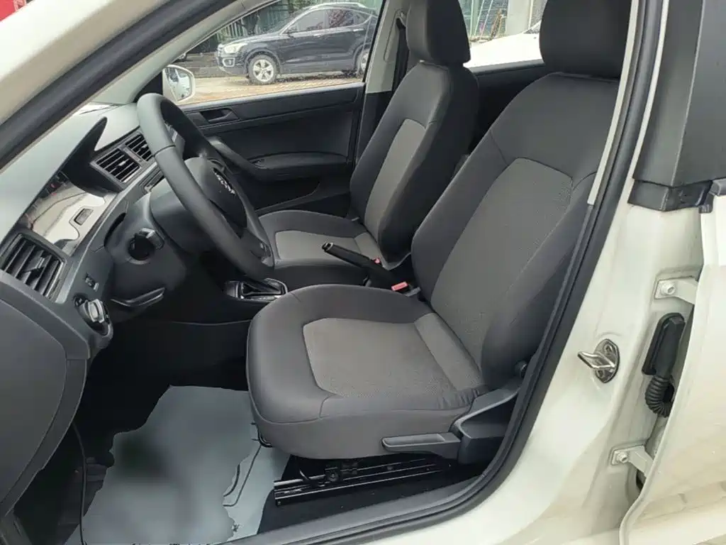 Skoda Rapid Spaceback — миниатюра 15