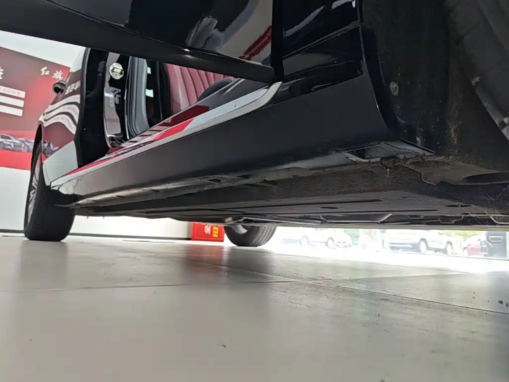 Hongqi Hongqi H5 — миниатюра 21