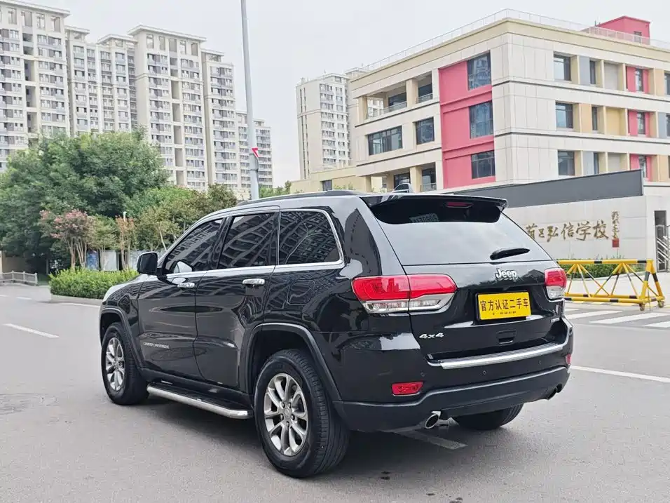 Jeep Grand Cherokee (Import) — миниатюра 4