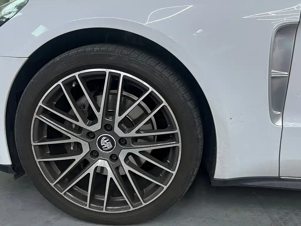 Porsche Panamera — миниатюра 12
