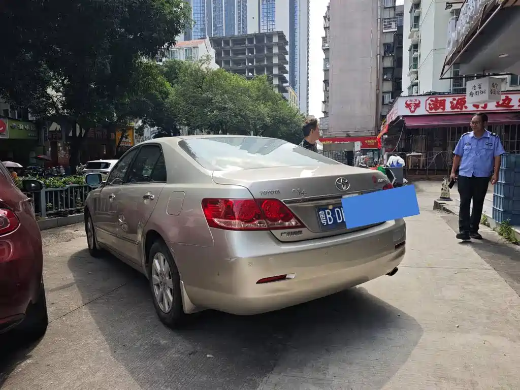 Toyota Camry — миниатюра 4