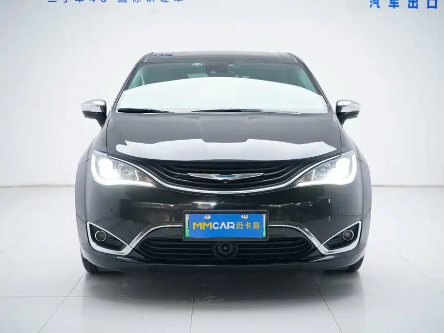 Chrysler Grand Voyager PHEV (Import) — миниатюра 10