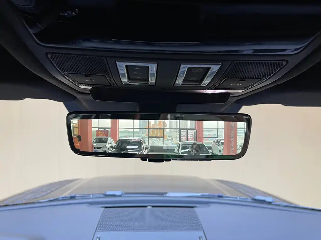 Land Rover Defender — миниатюра 16