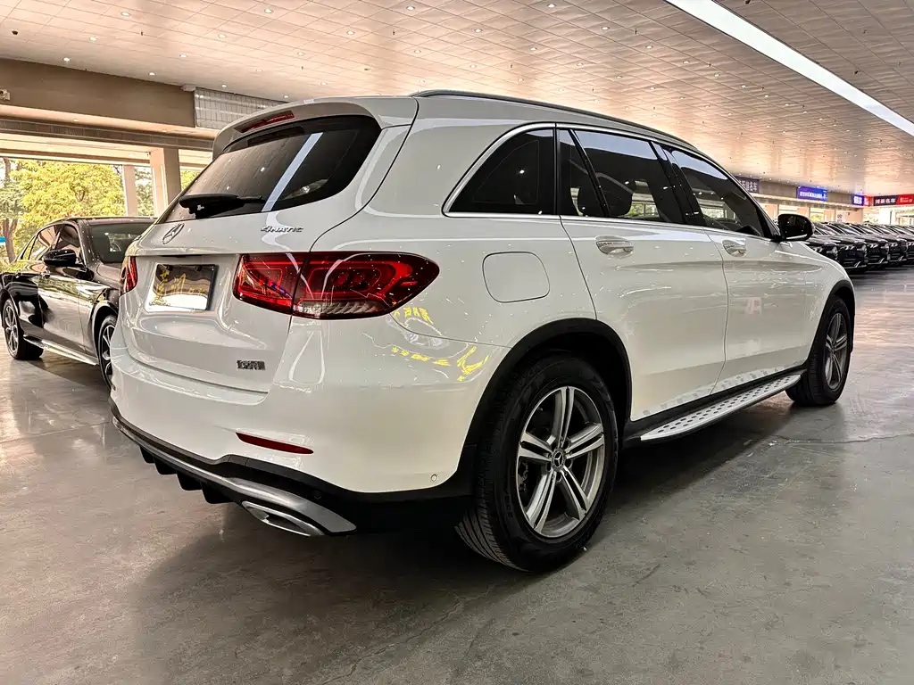 MERCEDES-BENZ GLC