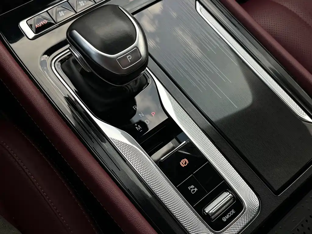 Hongqi Hongqi H5 — миниатюра 17