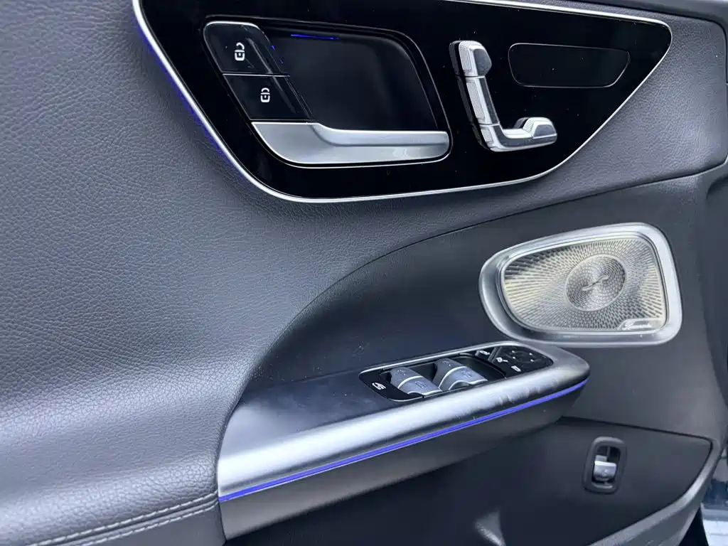 Mercedes-Benz C-Class — миниатюра 9