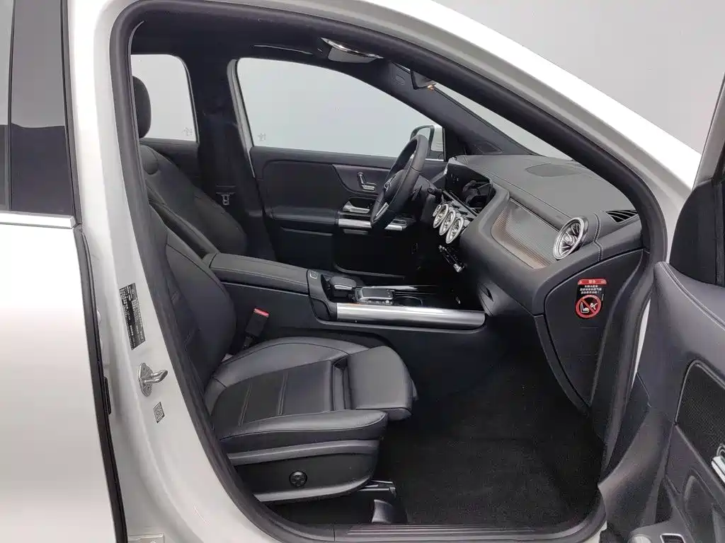 Mercedes-Benz GLA — миниатюра 23