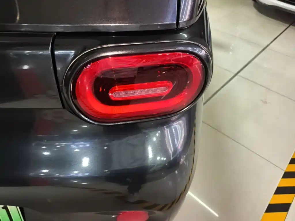 Wuling MINIEV — миниатюра 8
