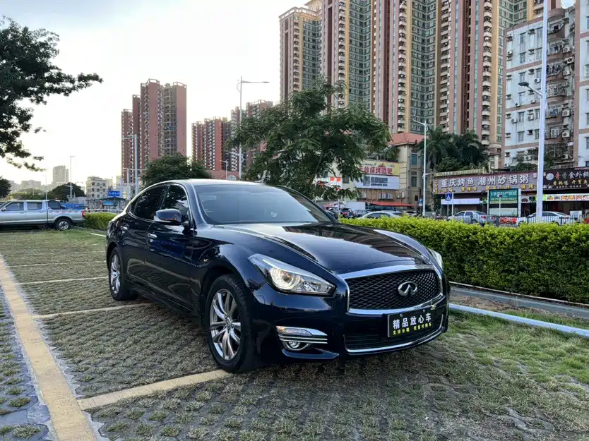 Infiniti Q70 — миниатюра 3