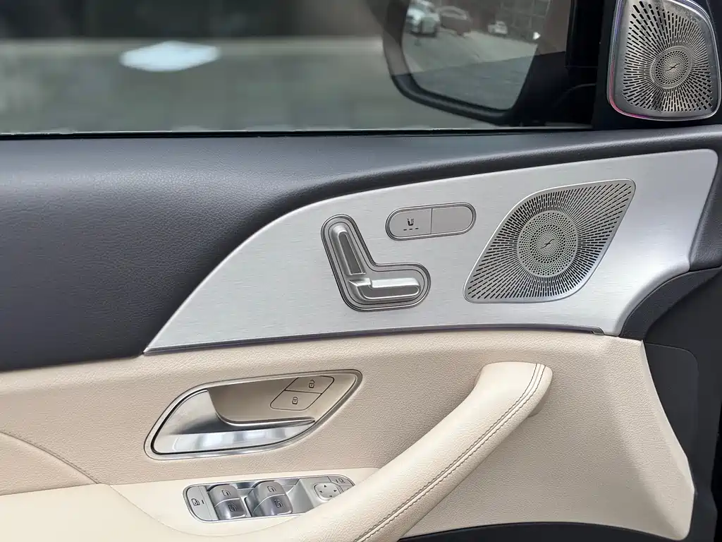 Mercedes-Benz GLE (Import) — миниатюра 12