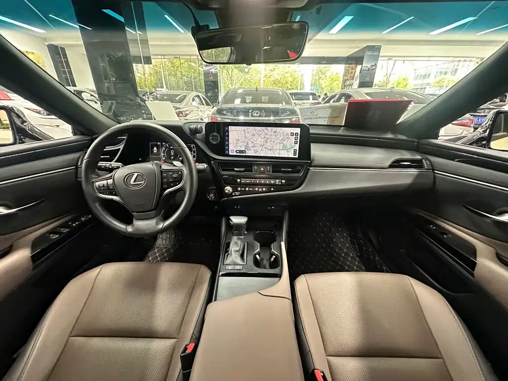 Lexus ES — миниатюра 11