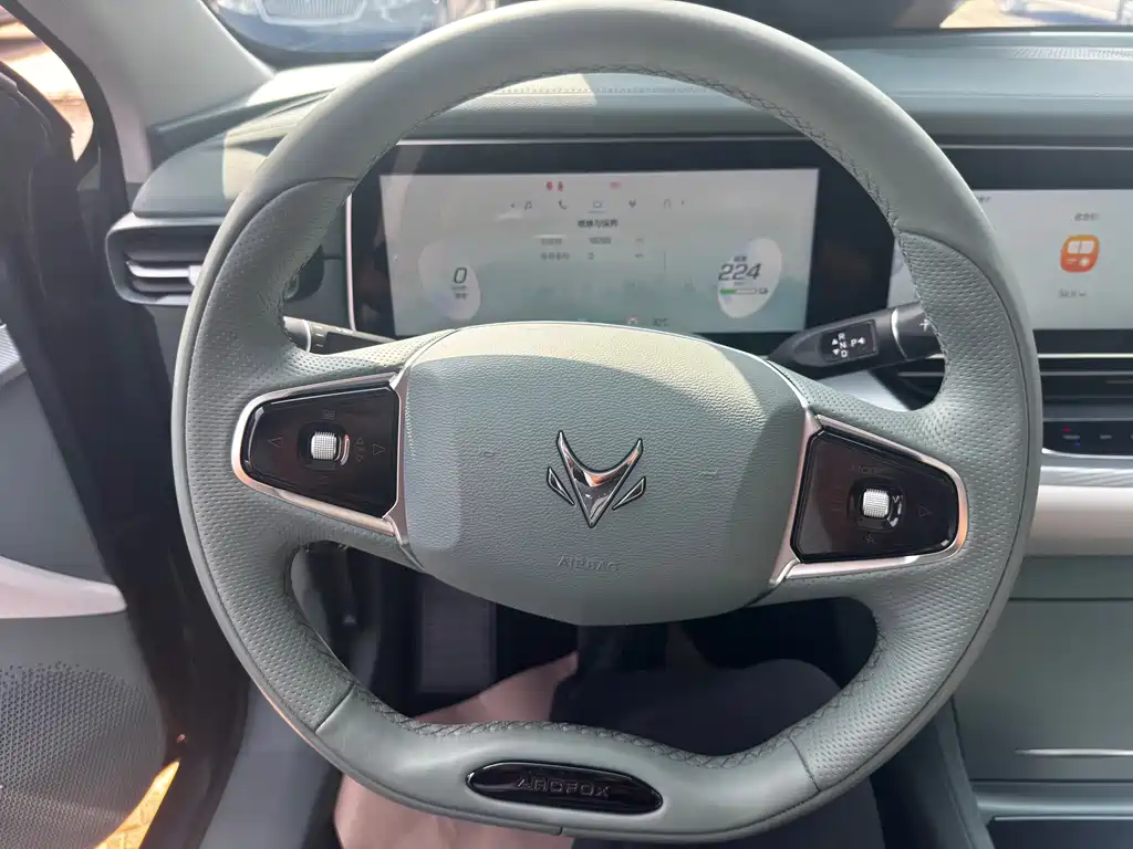 ARCFOX Alpha S — миниатюра 5