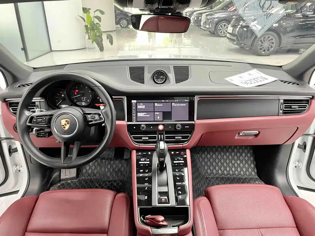 Porsche Macan — миниатюра 4