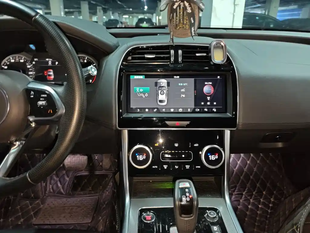 Jaguar XEL — миниатюра 13