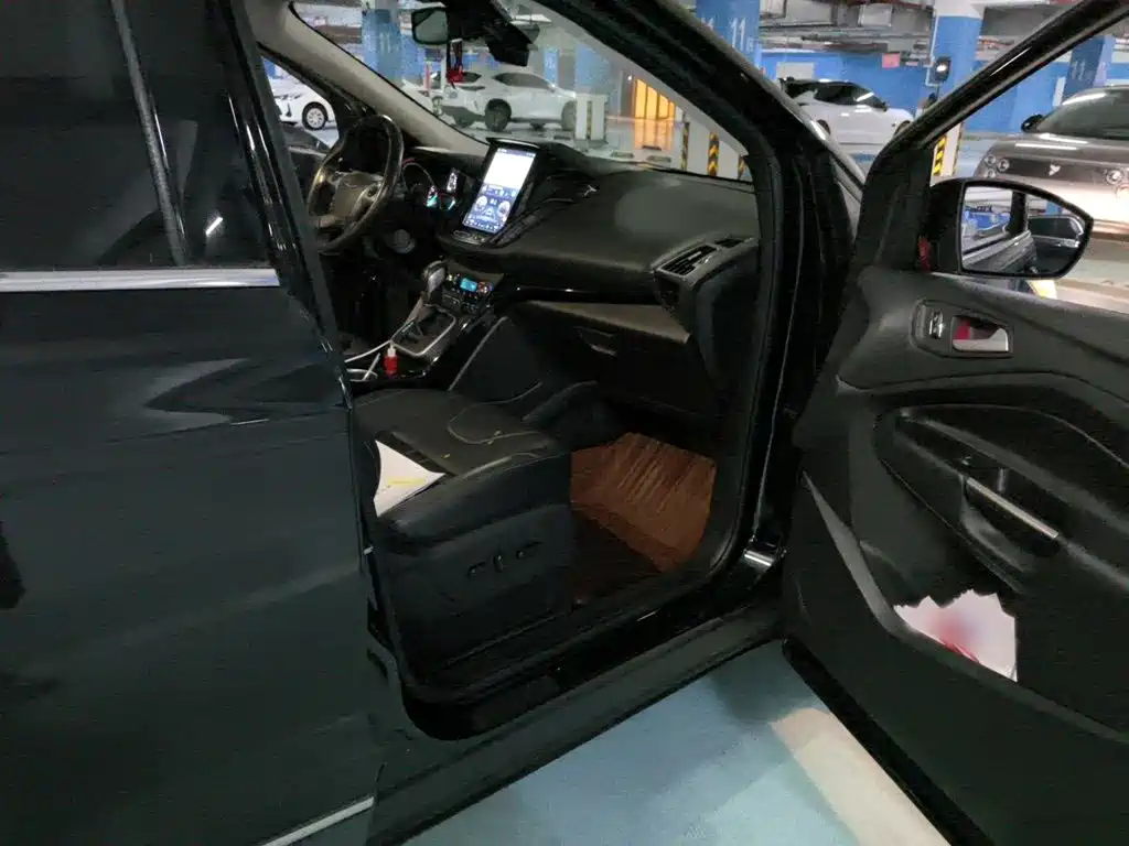 Ford Kuga — миниатюра 20