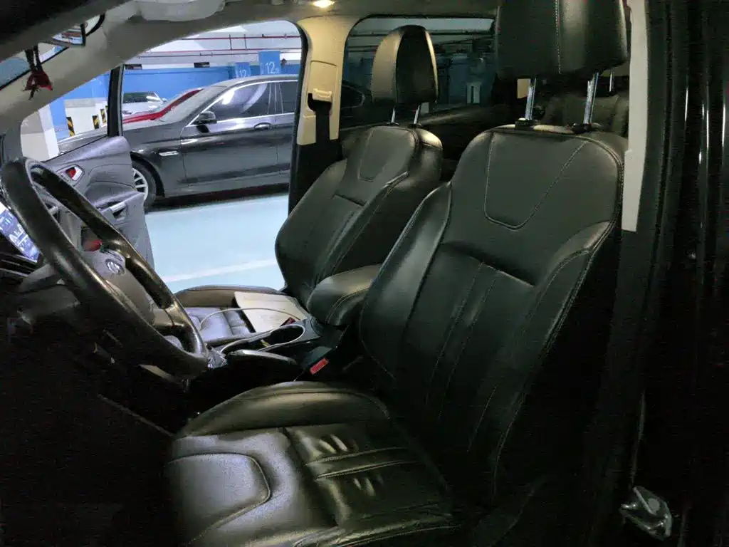 Ford Kuga — миниатюра 8