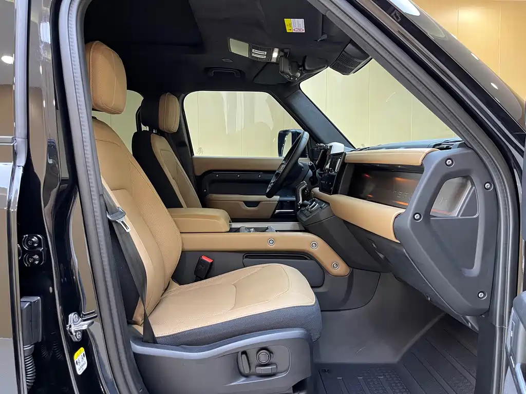 Land Rover Defender — миниатюра 6