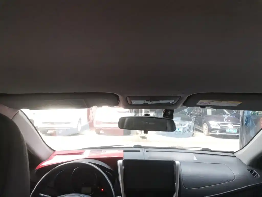 Toyota Yaris L — миниатюра 18