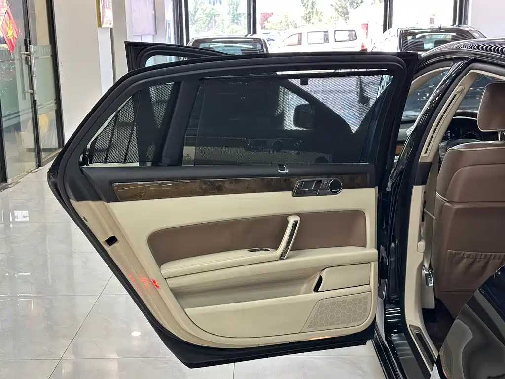 Volkswagen Phaeton — миниатюра 13
