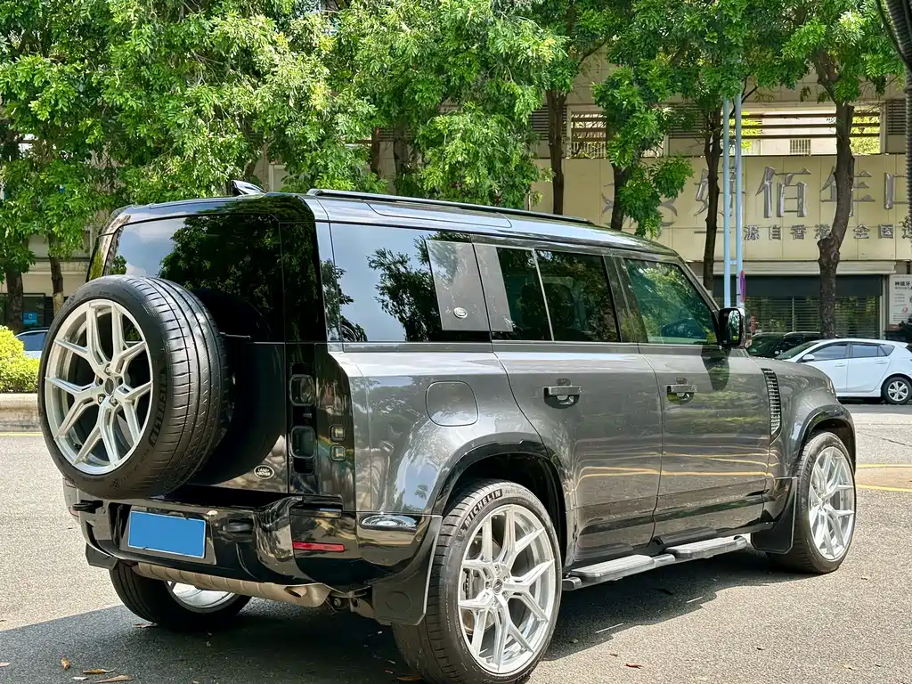 Land Rover Defender — миниатюра 6