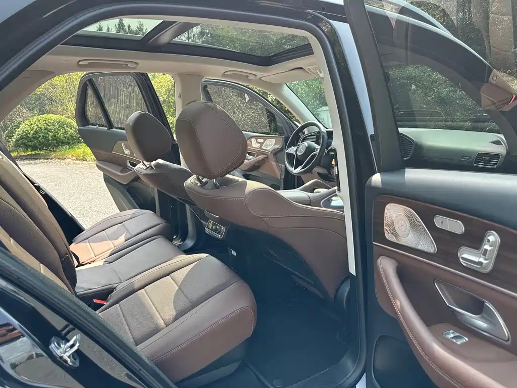 Mercedes-Benz GLE (Import) — миниатюра 16
