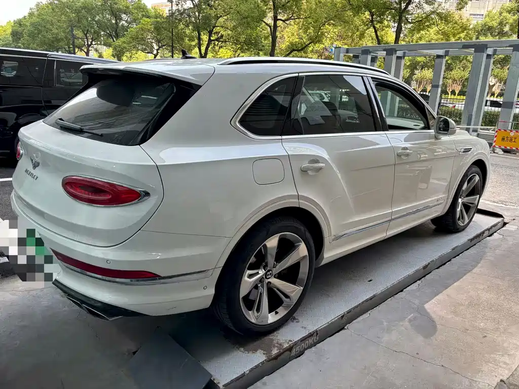 Bentley Bentayga PHEV — миниатюра 3