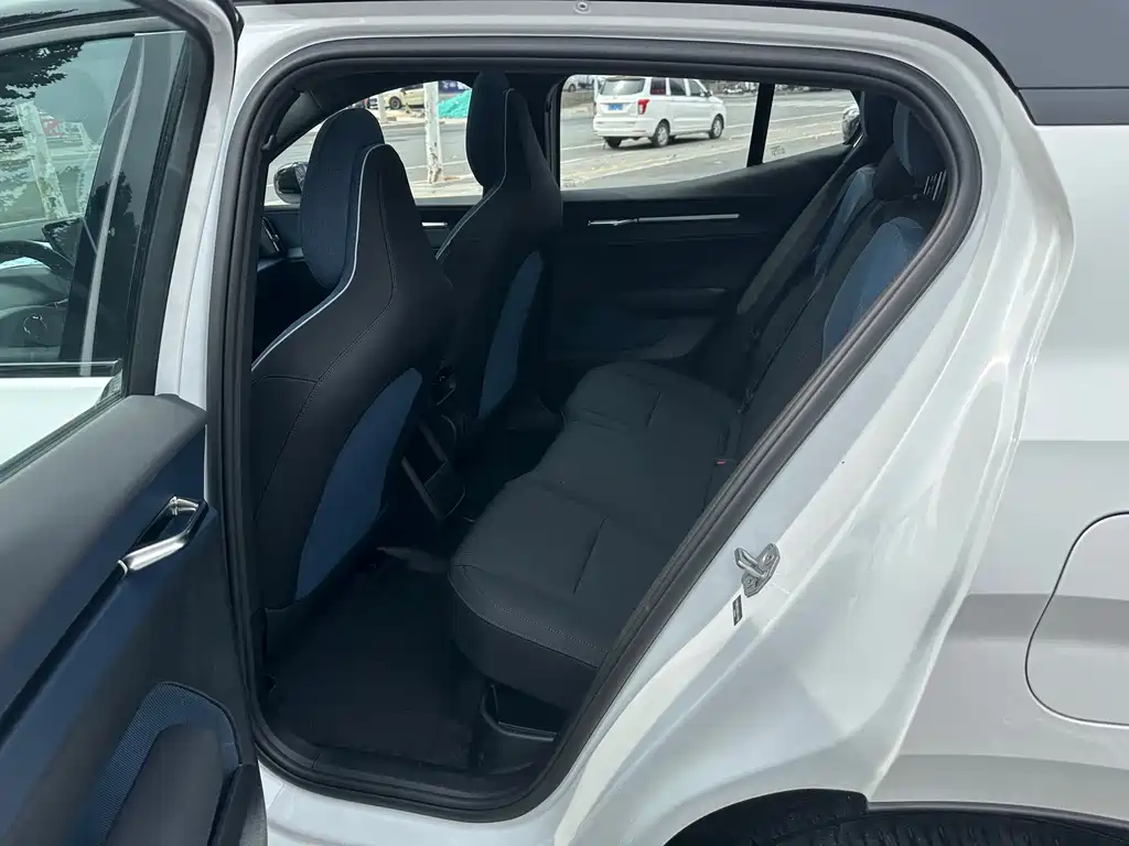 Volvo EX30 — миниатюра 5