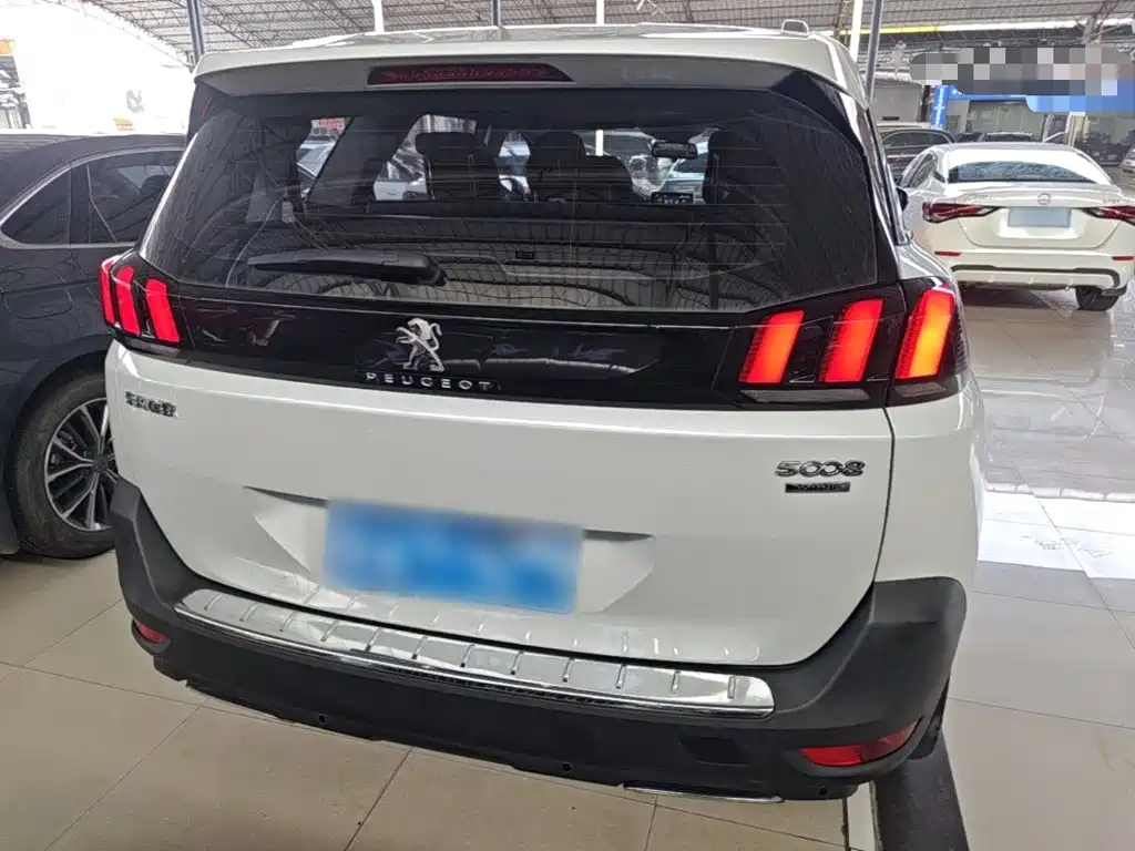 Peugeot 5008 — миниатюра 6