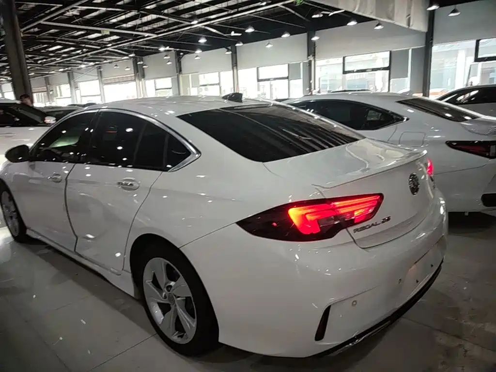 Buick Regal — миниатюра 5