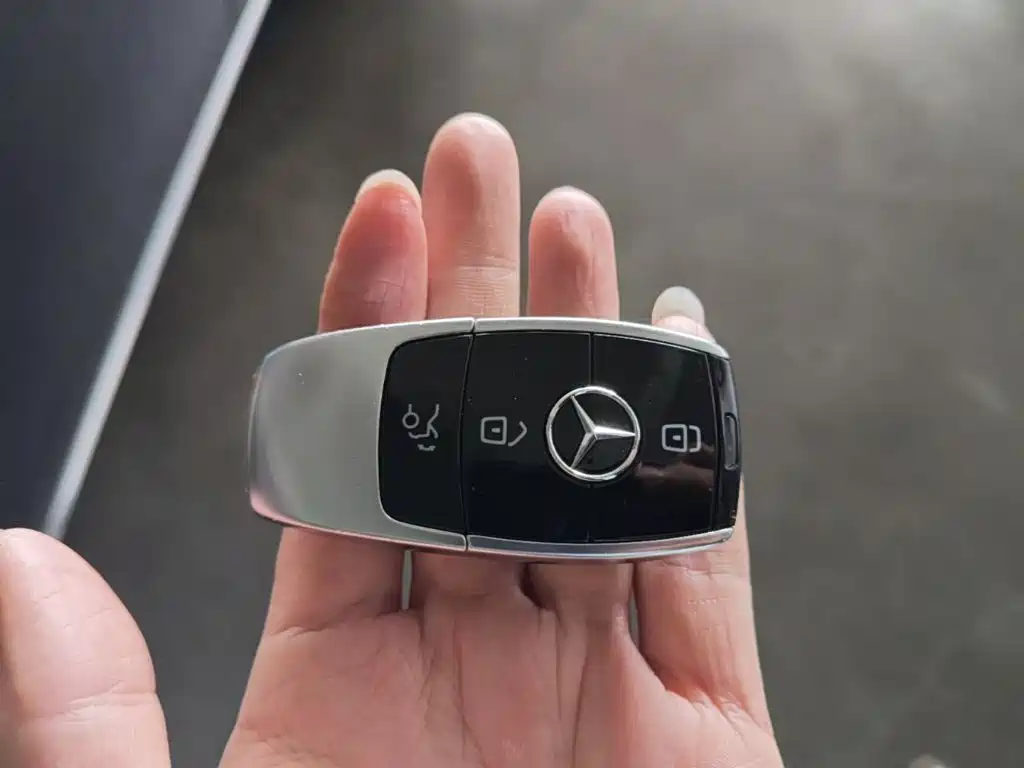 Mercedes-Benz E-Class — миниатюра 10