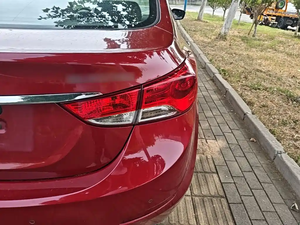 Hyundai Elantra Langdong — миниатюра 8