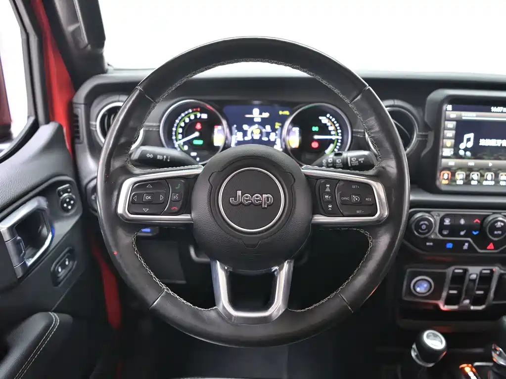 Jeep Wrangler PHEV — миниатюра 17