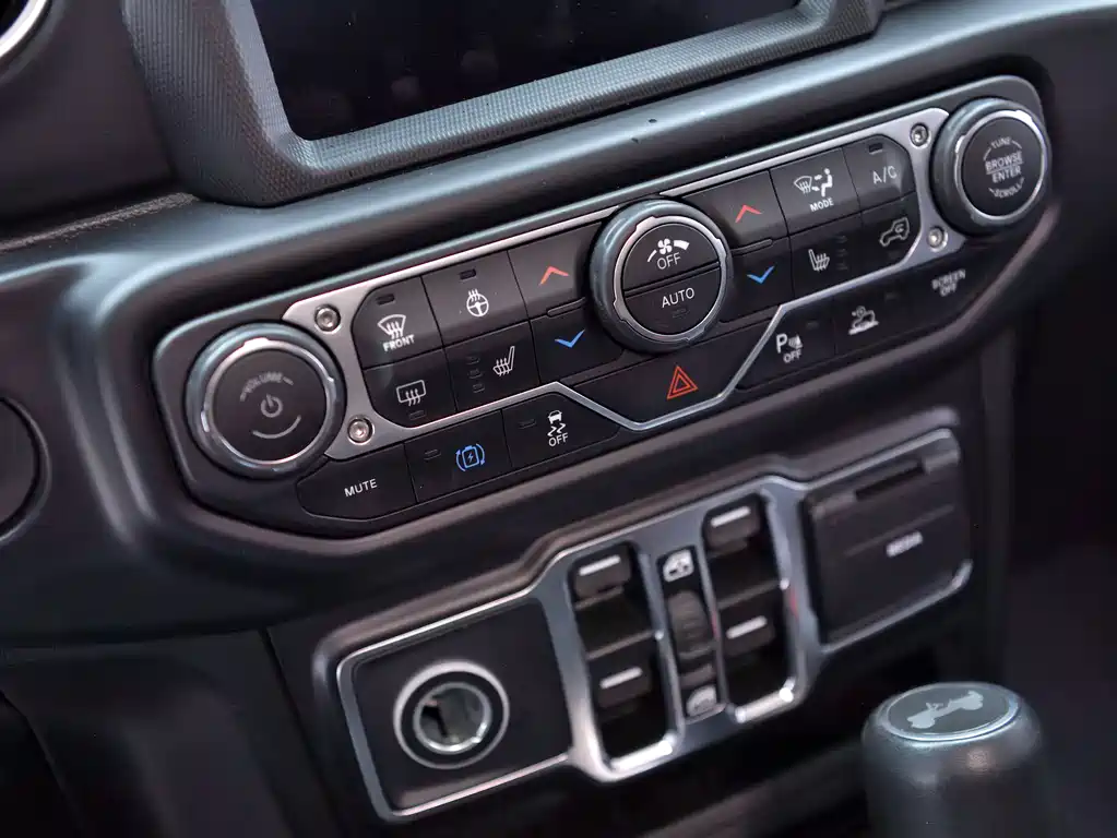 Jeep Wrangler PHEV — миниатюра 19