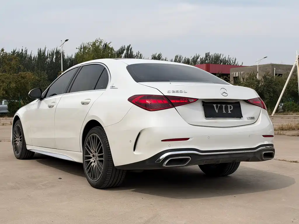 Mercedes-Benz C-Class — миниатюра 13