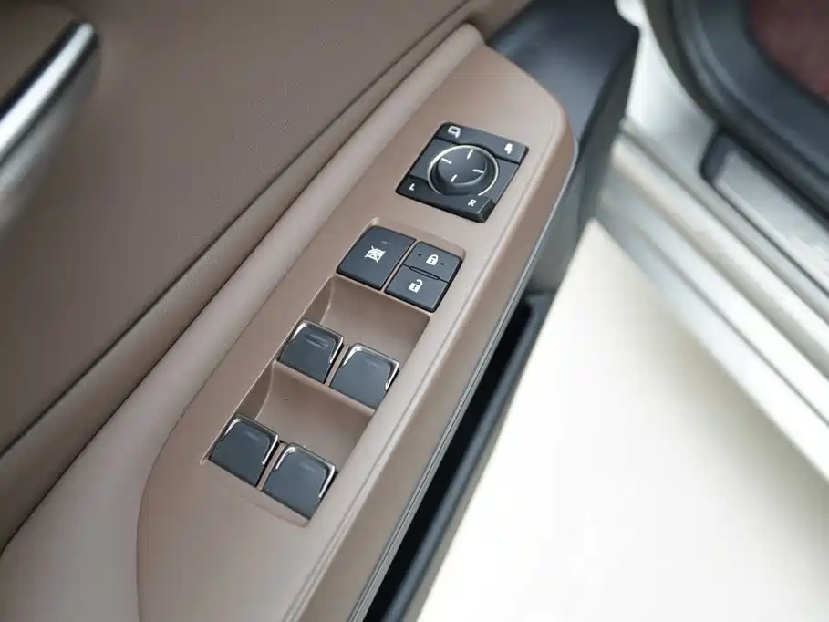 Lexus ES — миниатюра 12