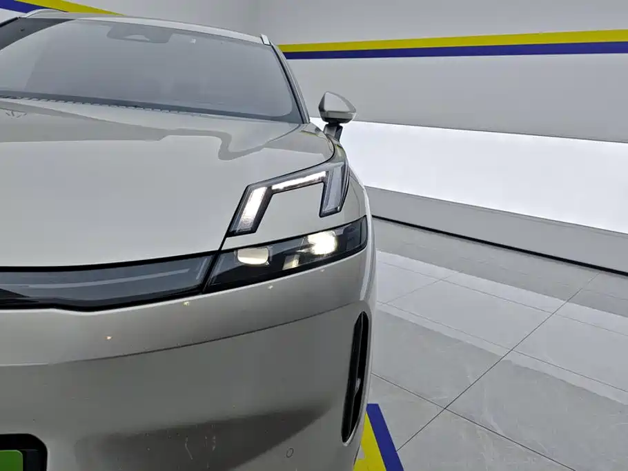 Lynk & Co 08 EM-P — миниатюра 5